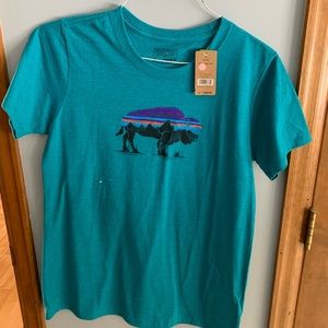 women’s medium patagonia t shirt